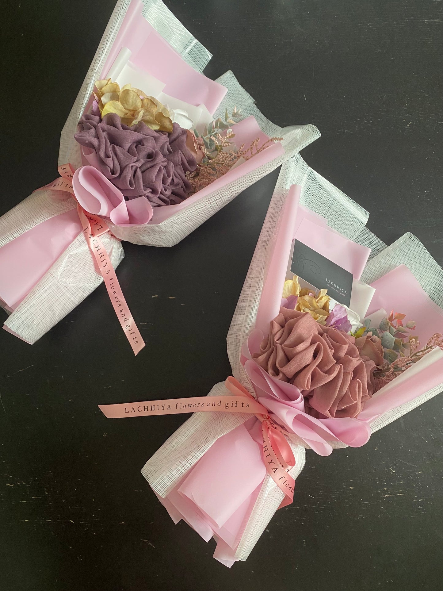 Mini bouquet twin set.