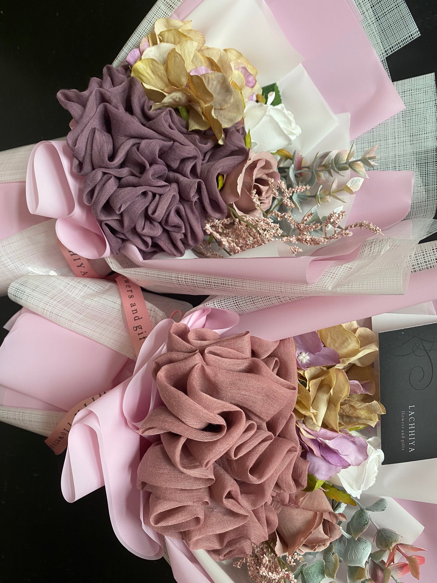 Mini bouquet twin set.