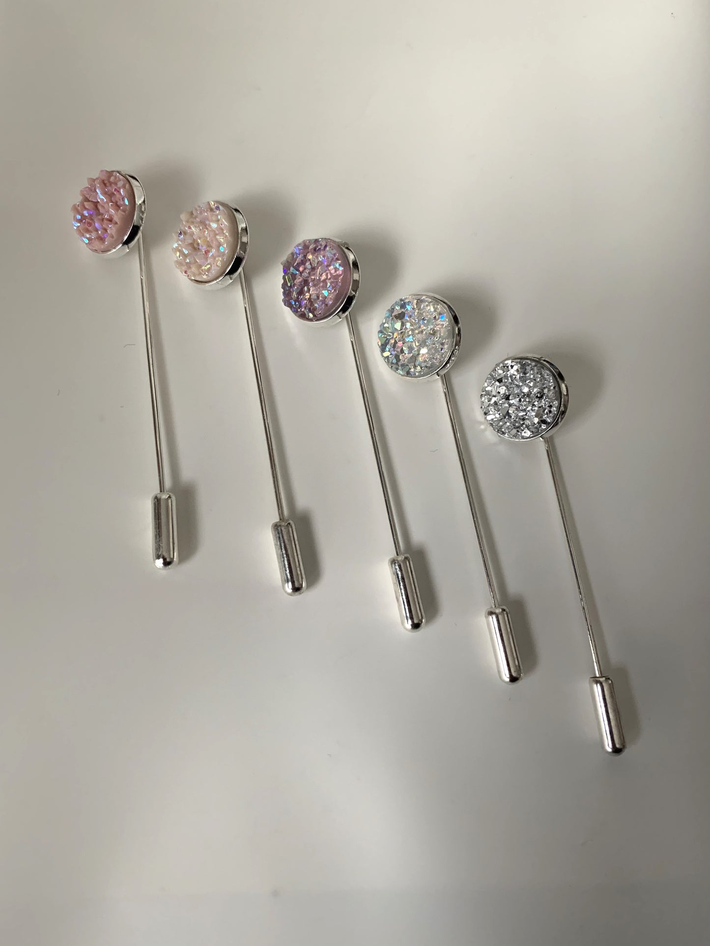 Lapel pin glacier