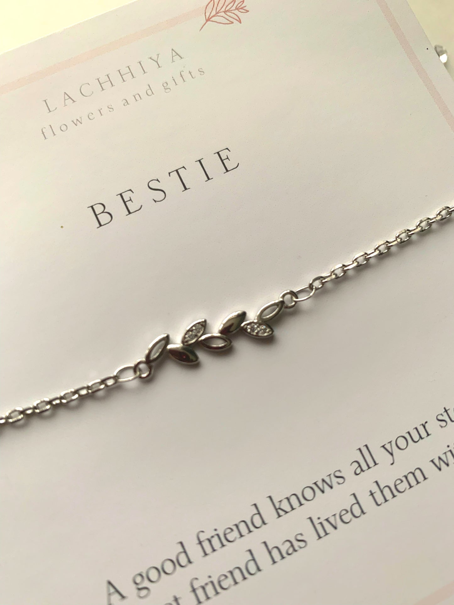 Bestie with leaf trail
