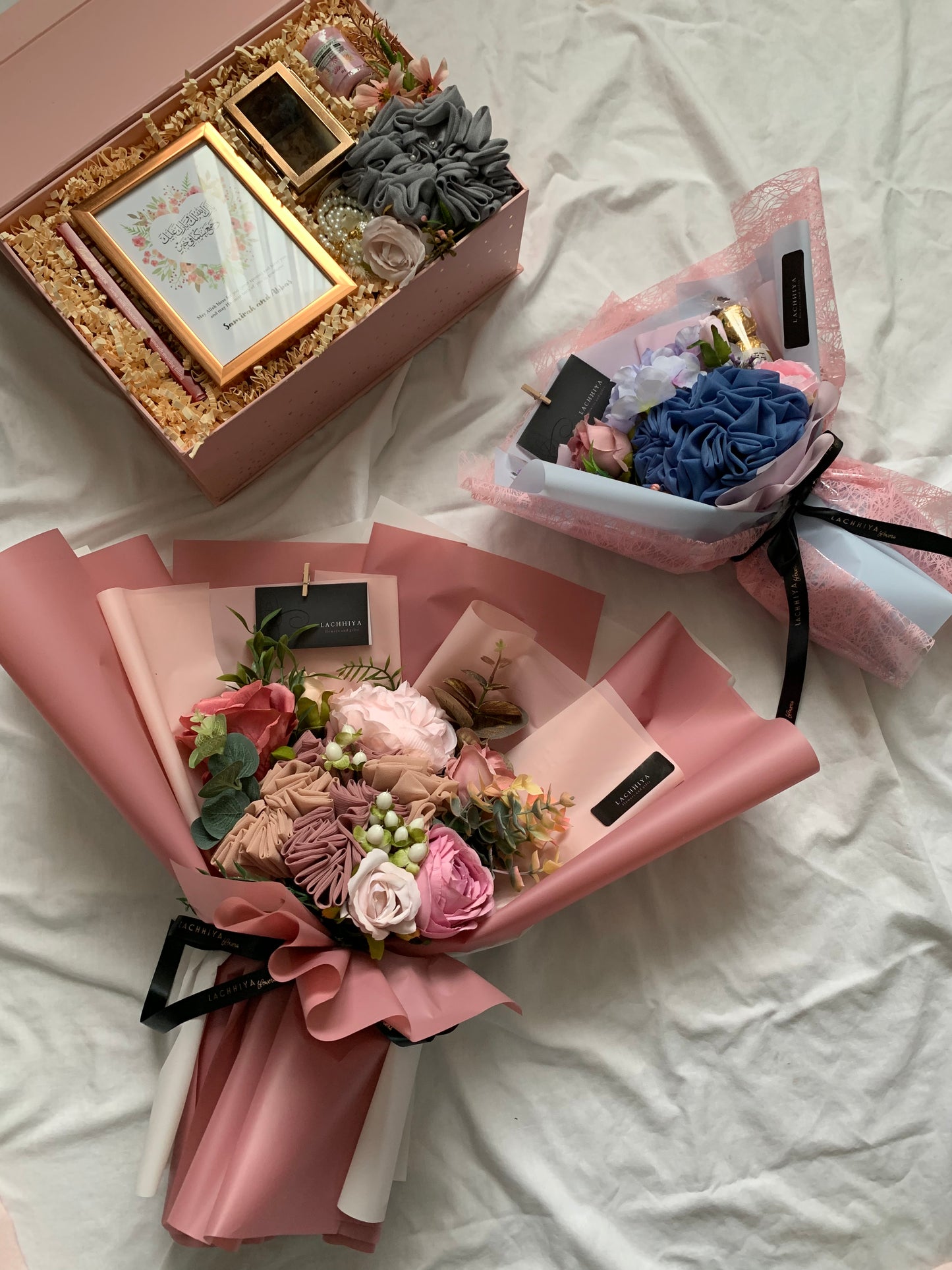 Azure mini bouquet with Ferraro
