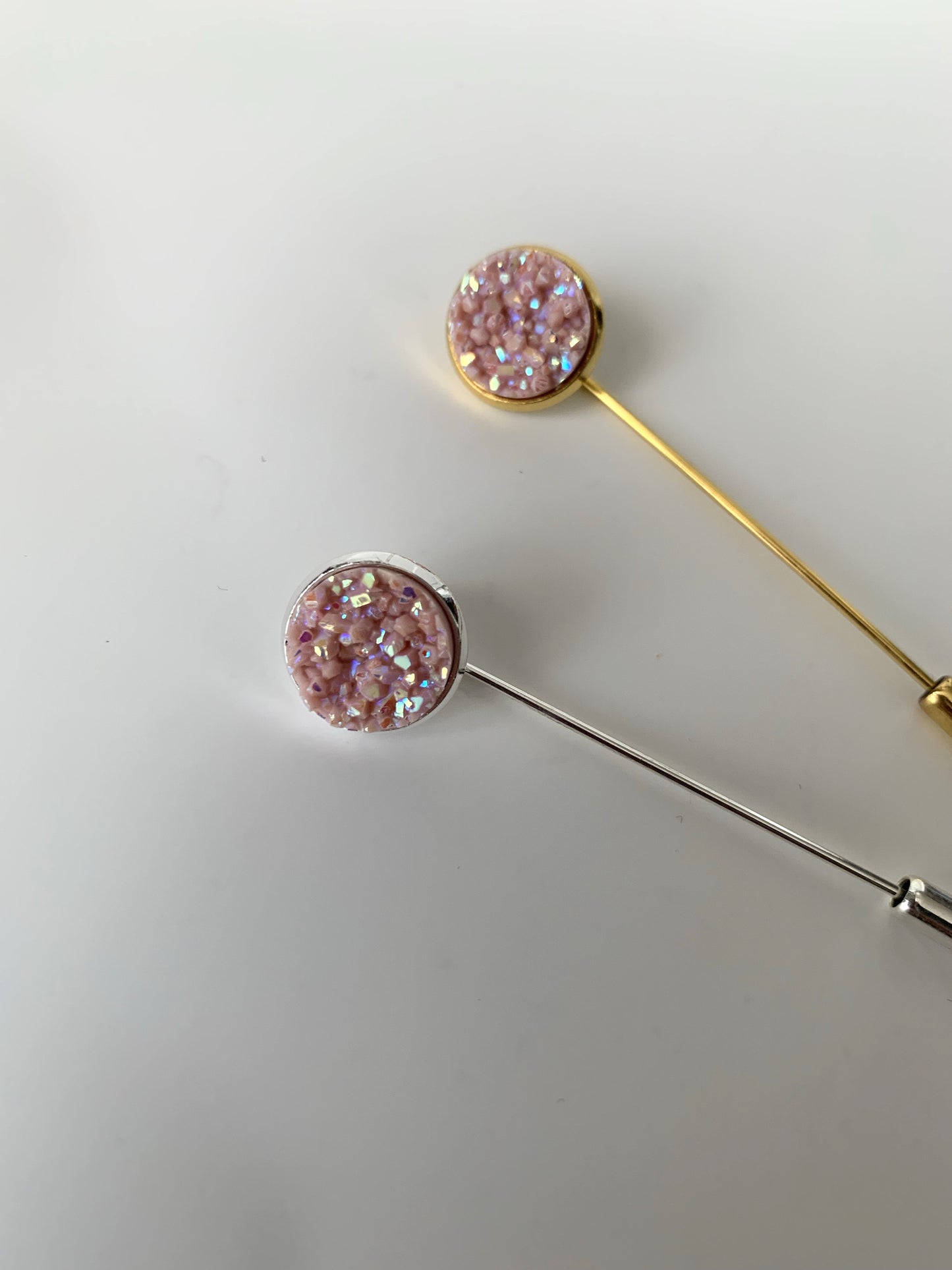Lapel pin pink smoothie