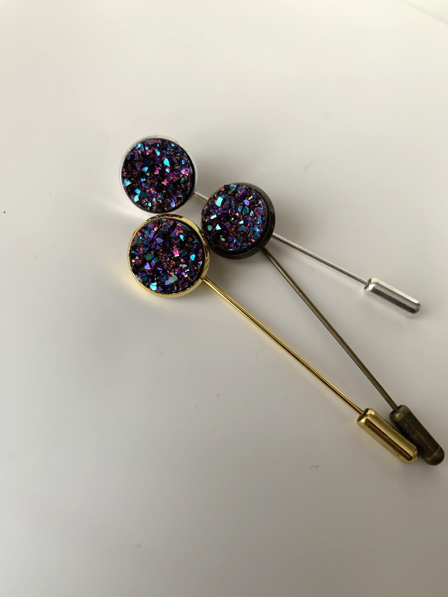 Lapel pin sugar plum