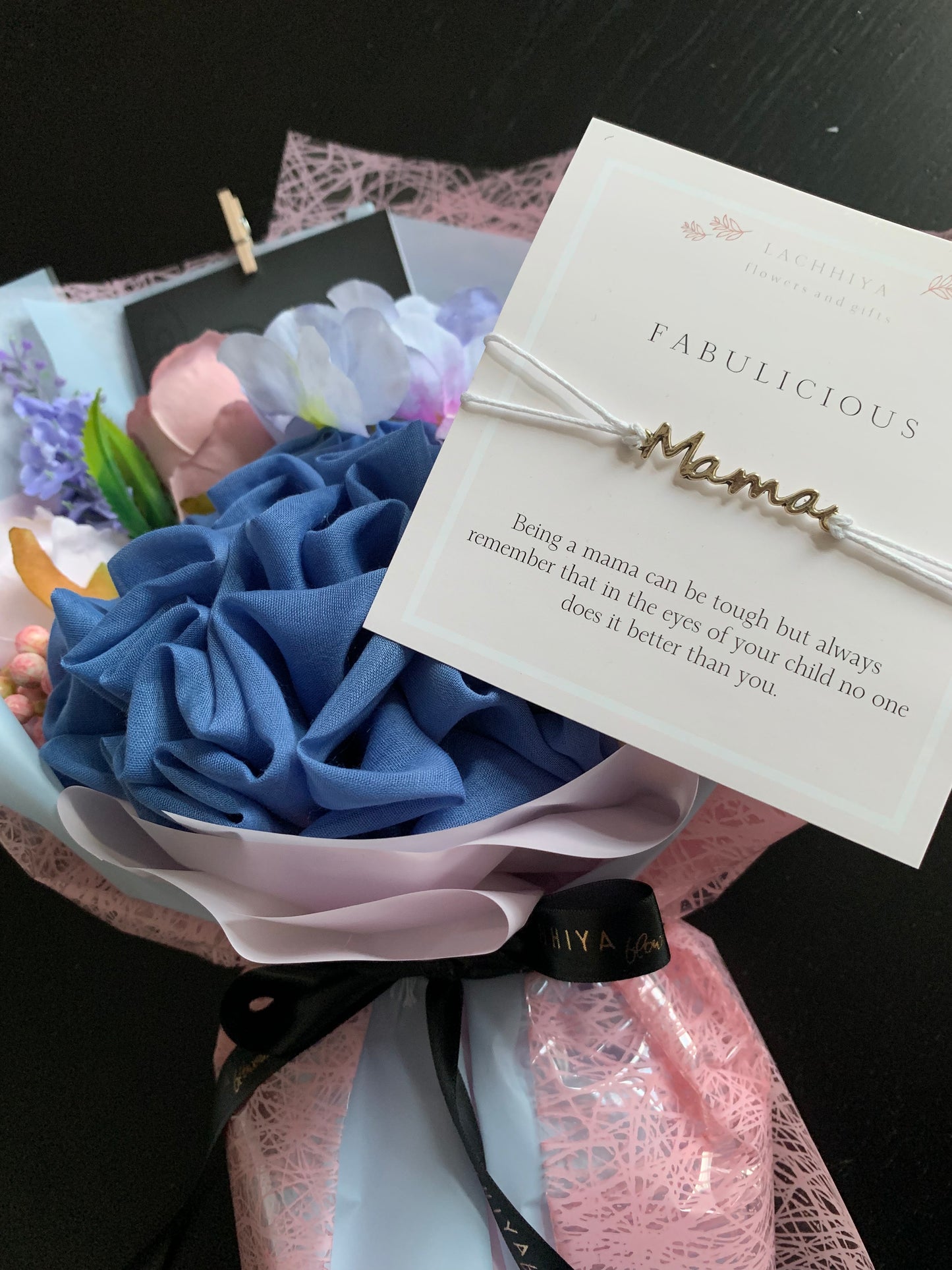 Azure mini bouquet with Ferraro