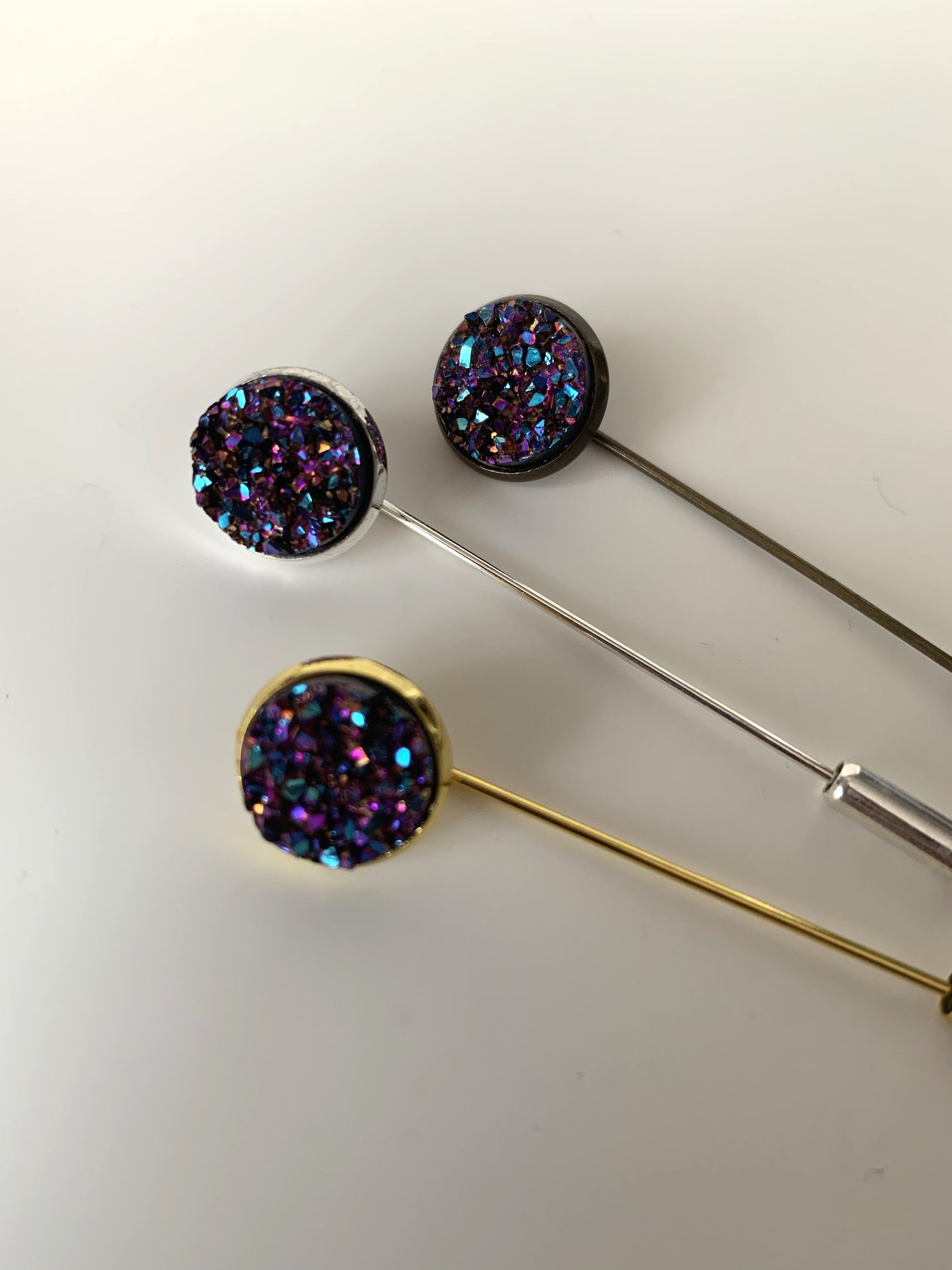 Lapel pin sugar plum