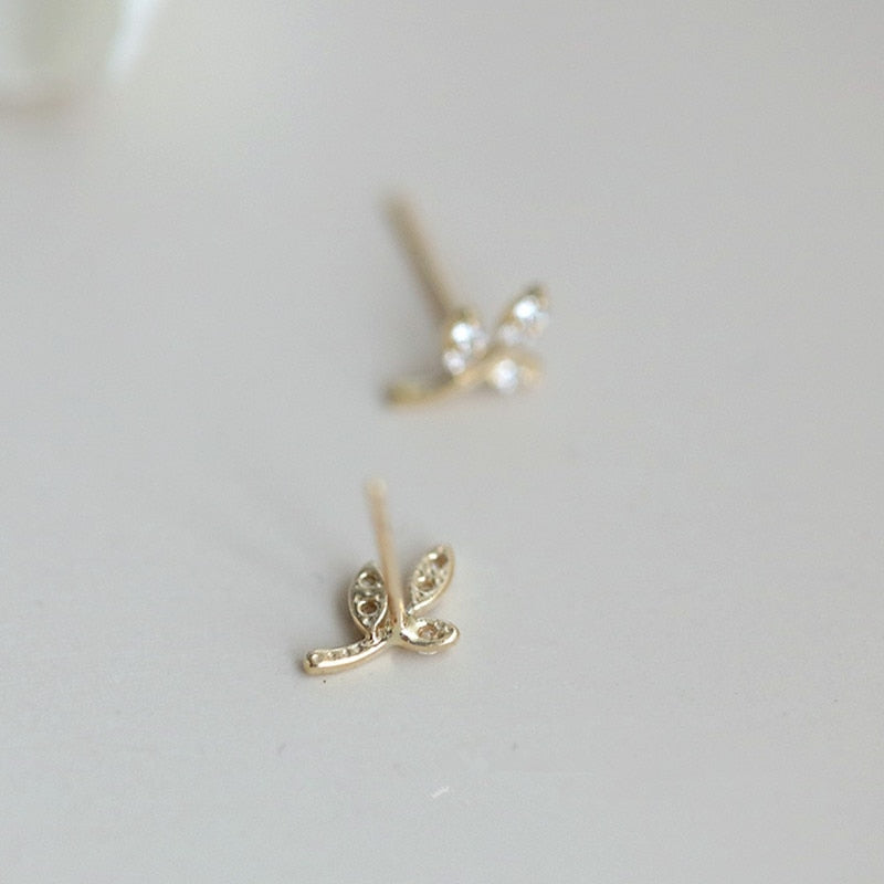 Sister with leaf earrings