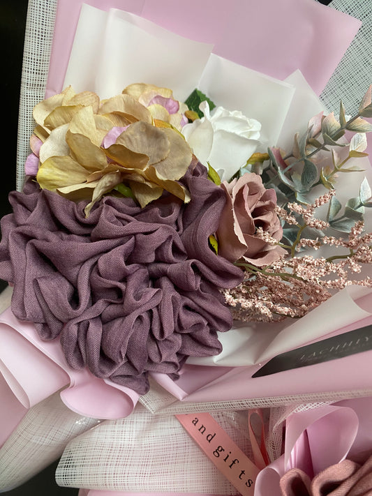 12 Mini Bouquets