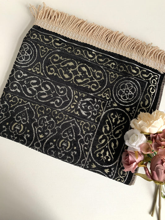 Chenille prayer mat