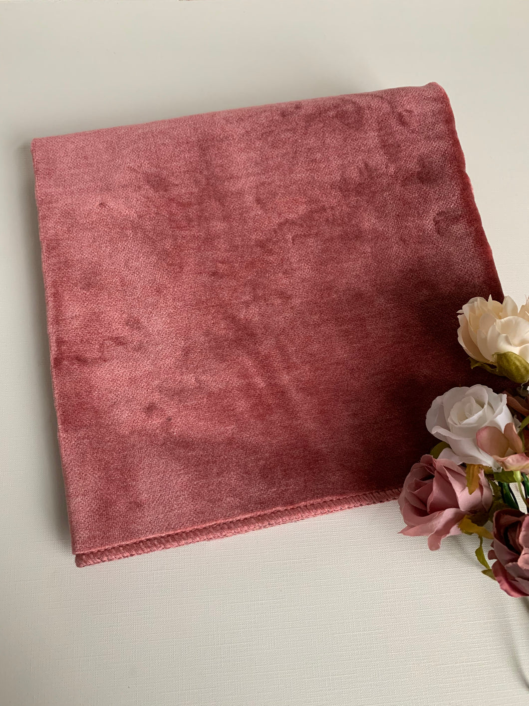 Rose velvet prayer mat