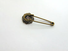 Load image into Gallery viewer, BRONZE BROOCH PIN
