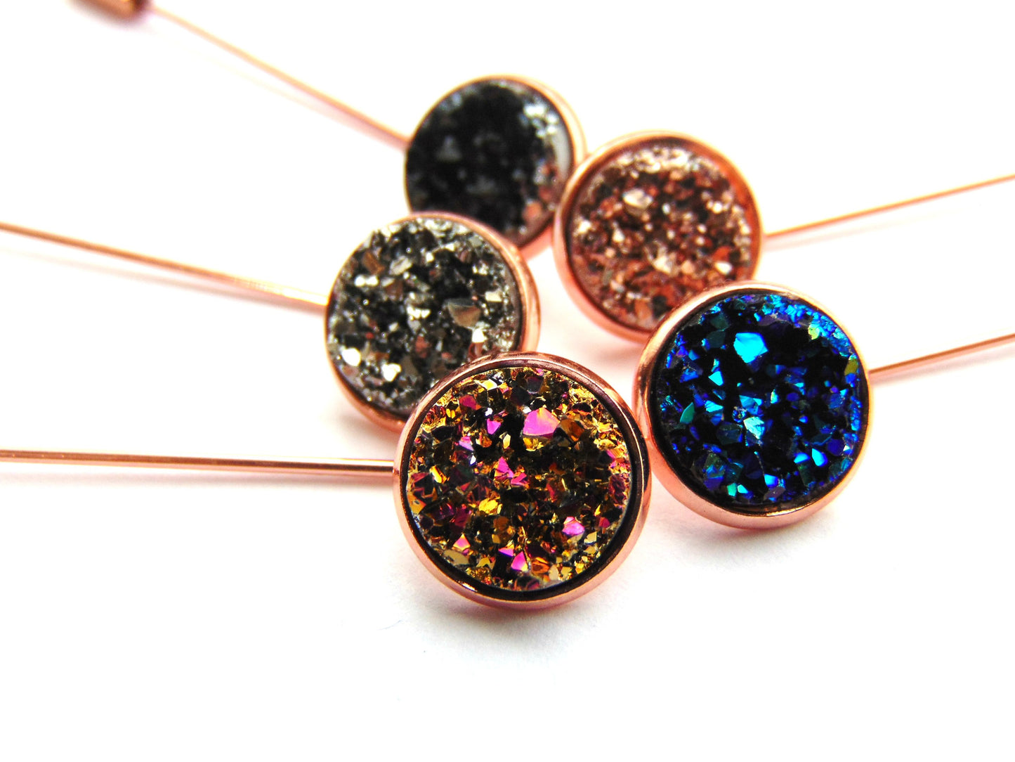 BLACK CABOCHON PIN
