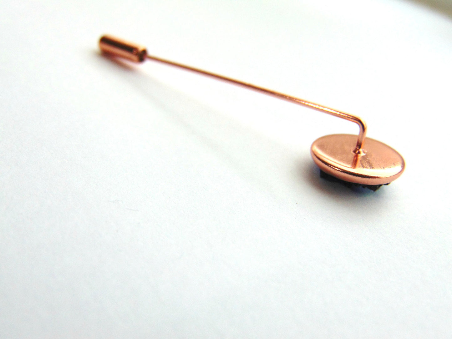 BLACK CABOCHON PIN