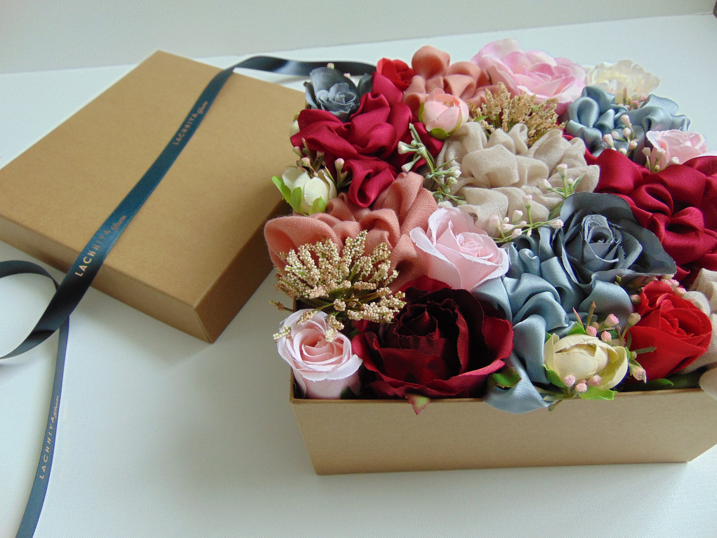 Hijab Gift Box Cranberry hue