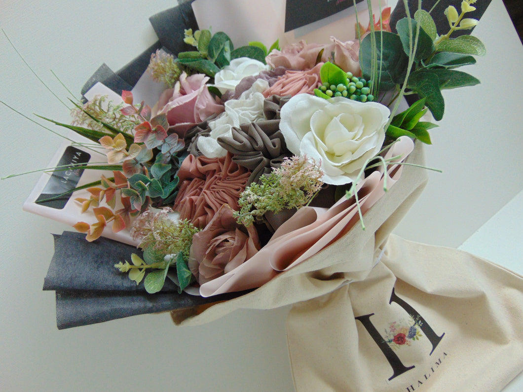 Bouquet with personalised bag