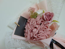 Load image into Gallery viewer, Hijab bouquet minis
