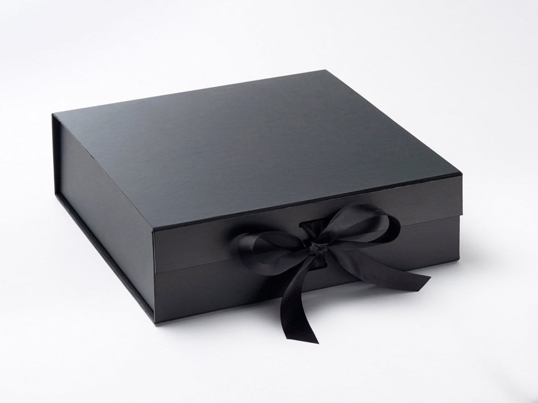Magnetic box black with ribbon